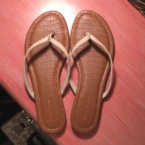 BCBGeneration Nude Flipflops Size 6.5
